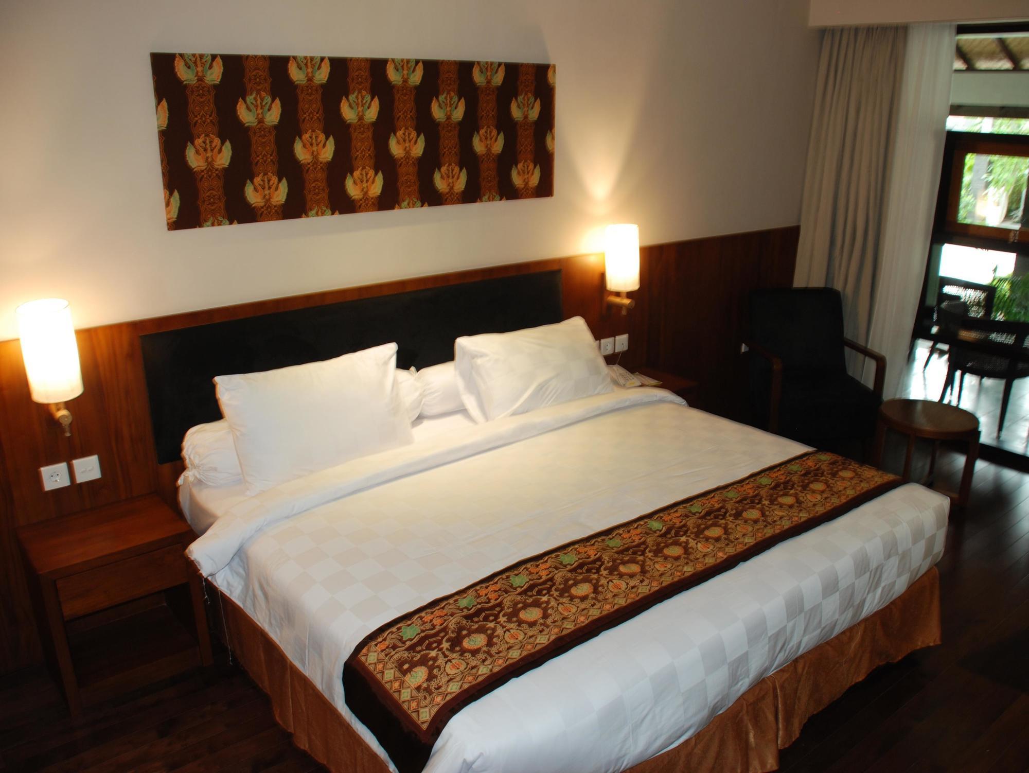 รูมาห์ กีโต จัมไบ โฮเต็ล Hotel จัมบี ภายนอก รูปภาพ