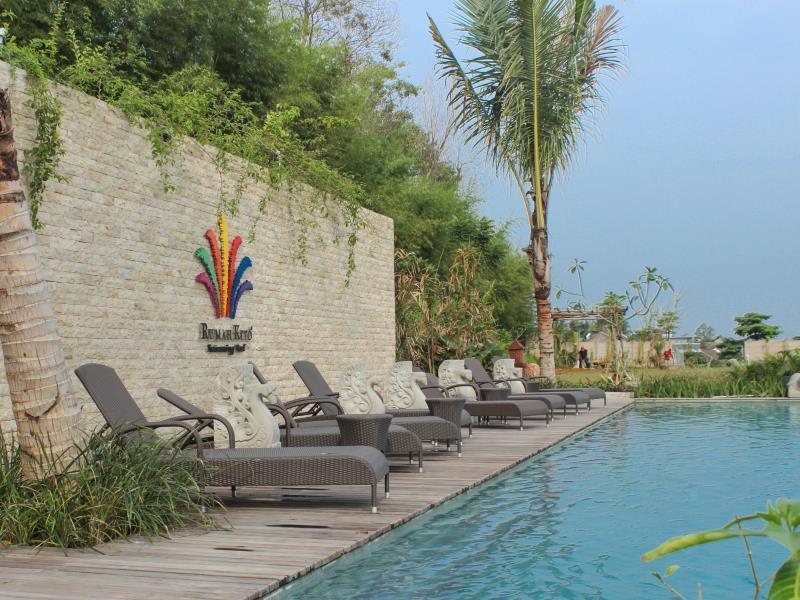 รูมาห์ กีโต จัมไบ โฮเต็ล Hotel จัมบี ภายนอก รูปภาพ